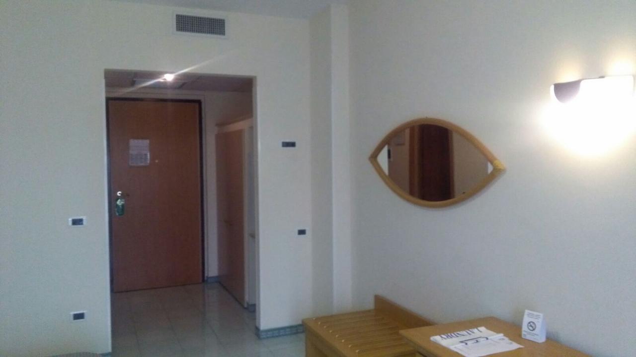 Hotel Minerva Бриндизи Экстерьер фото